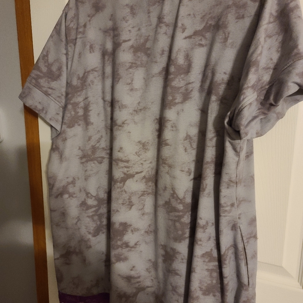 LOGO Lori Goldstein 2X Purple Embroidered Gray Top - Picture 3 of 4